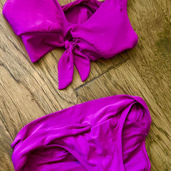 Robin Piccone Bikini- Small Top and Extra Small Bikin (Standard Coverage) Bottom - Picture 1 of 1